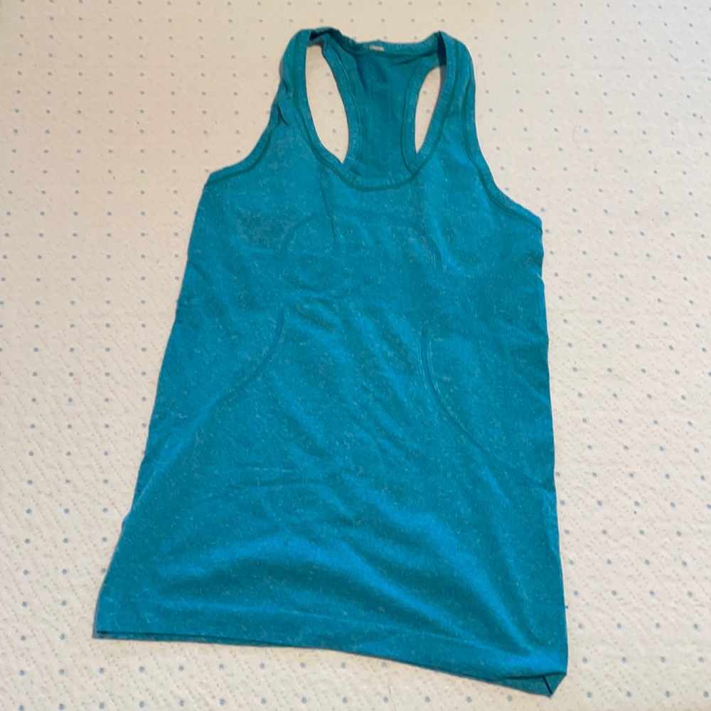 Lululemon tank